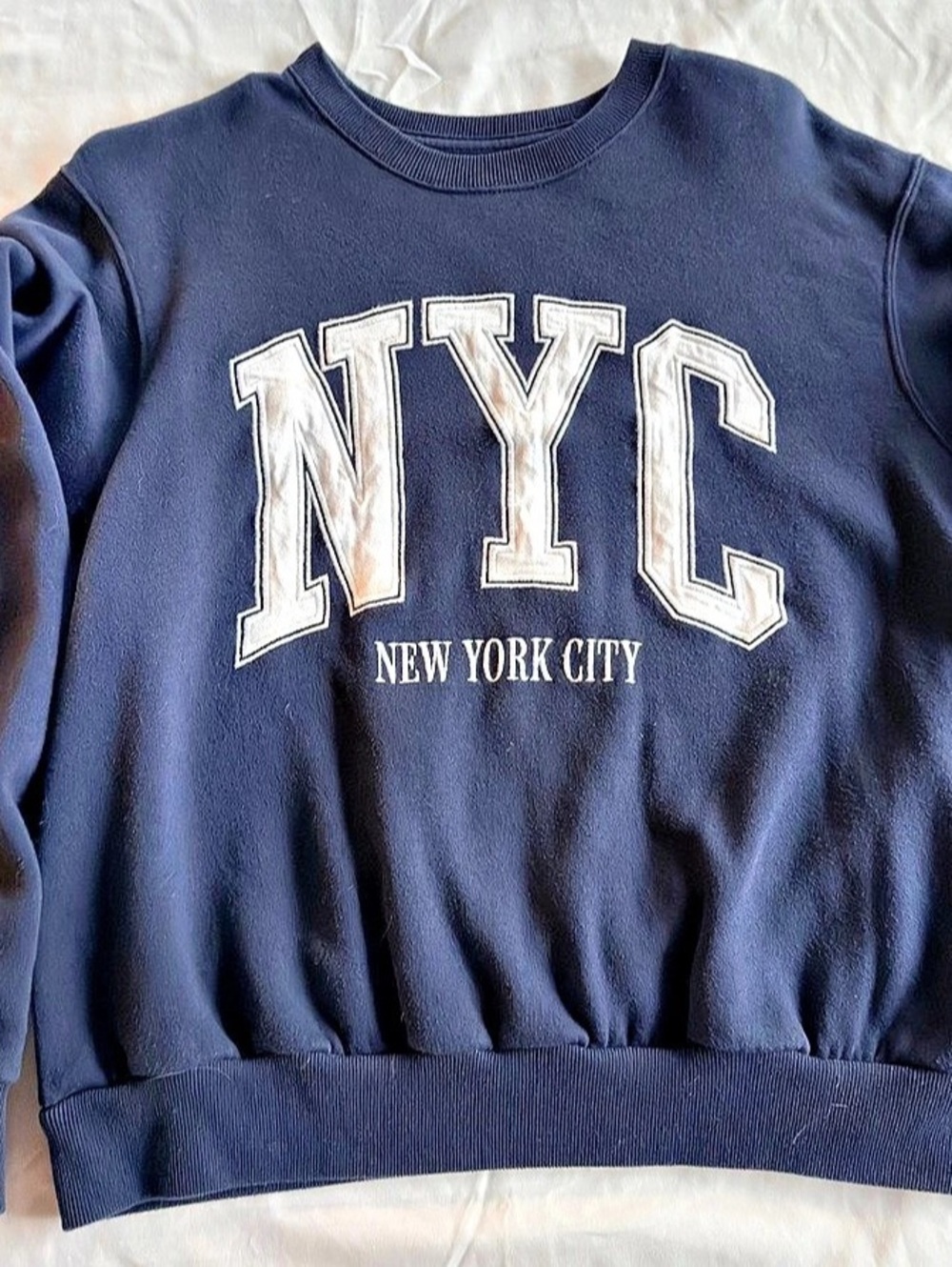 Hollister NYC Graphic Sweatshirt Size XS Like New